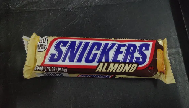 Snickers Almond